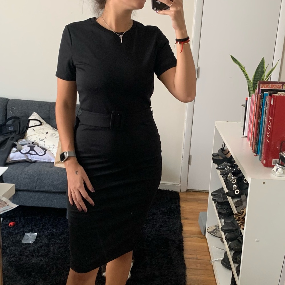 Zara • Black MIDI Body Con Dress w/ Waist Belt M